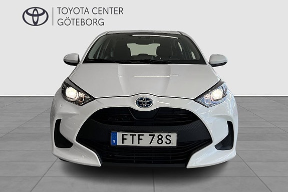 Toyota Yaris 8 of 13