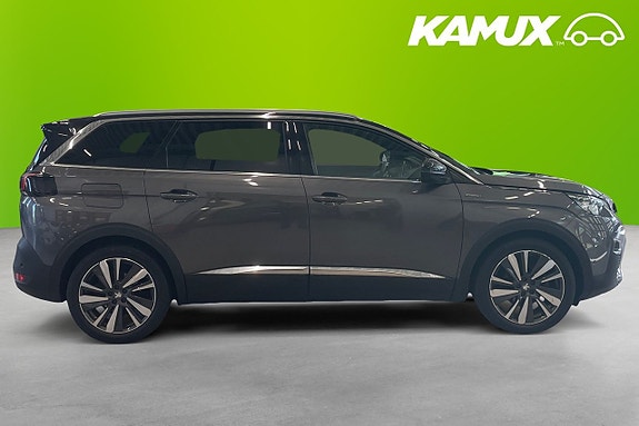 Peugeot 5008 2 of 5