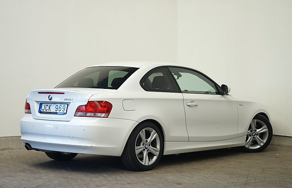 BMW 120i 4 of 5