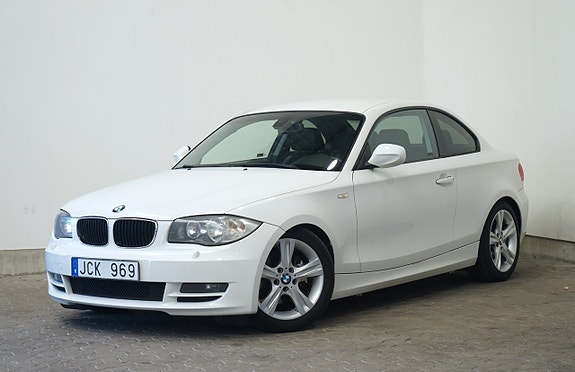 BMW 120i 2 of 5