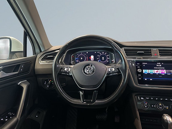 Volkswagen Tiguan 9 of 20