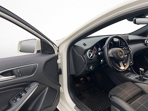 Mercedes-Benz A180 9 of 28