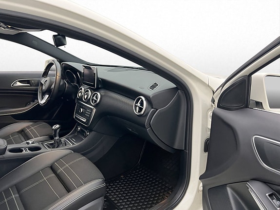 Mercedes-Benz A180 22 of 28