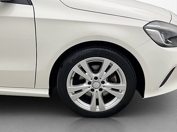 Mercedes-Benz A180 26 of 28