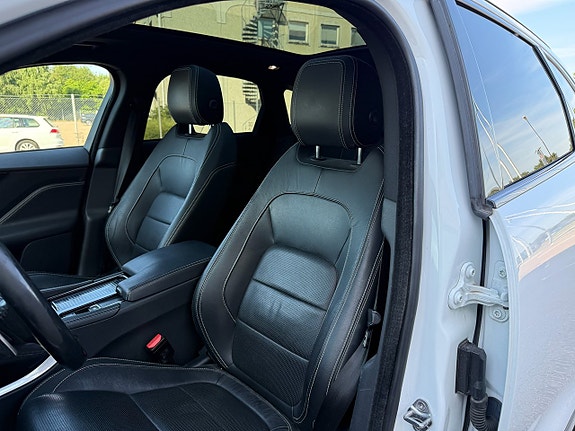 Jaguar F-PACE 8 of 10