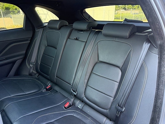 Jaguar F-PACE 7 of 10