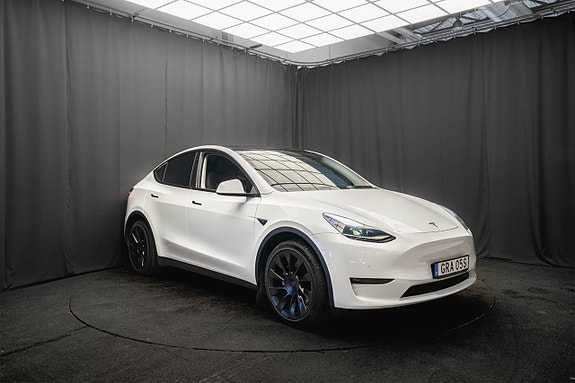 Tesla Model Y 5 of 5