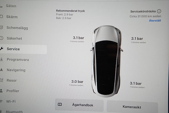 Tesla Model Y 27 of 29