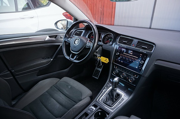 Volkswagen Golf Alltrack 5 of 5