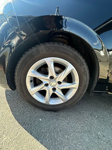 Peugeot 208 18 of 25