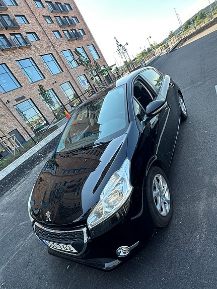 Peugeot 208 15 of 25