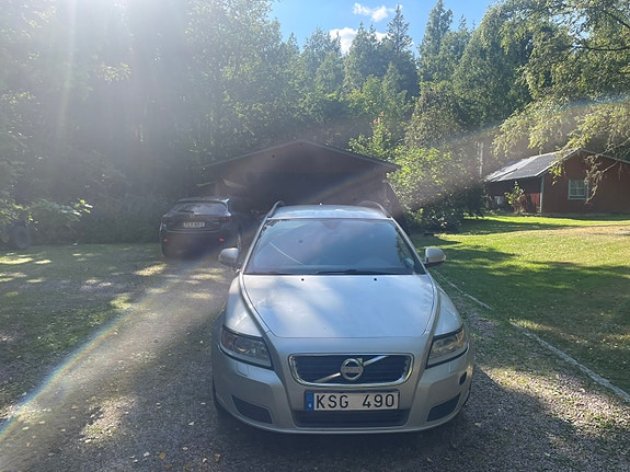 Volvo V50 3 of 5