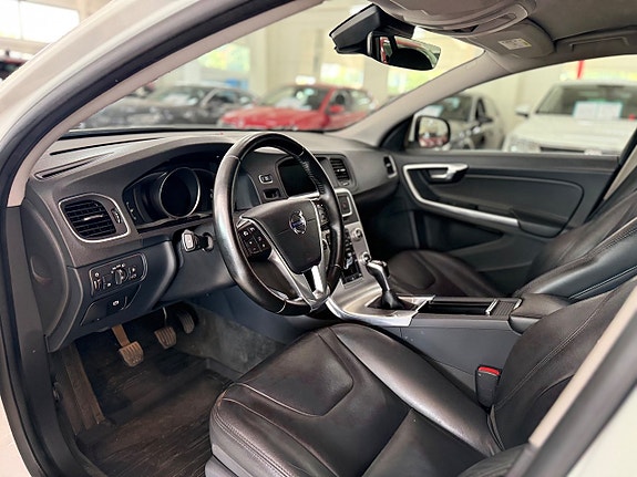 Volvo V60 7 of 13