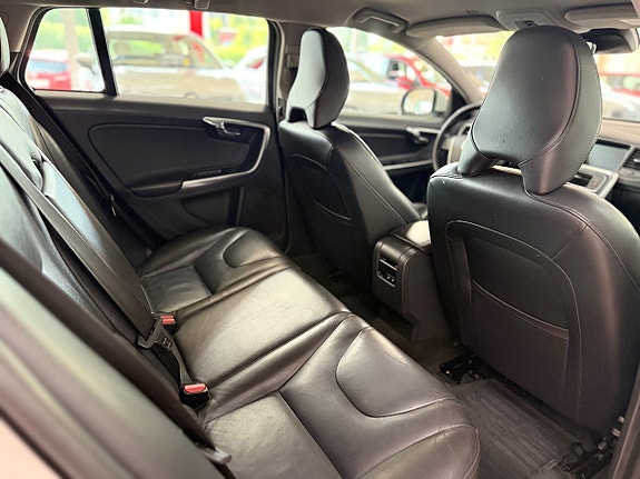 Volvo V60 9 of 13