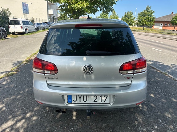 Volkswagen Golf VI 4 of 11