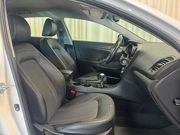 Kia Optima 11 of 25