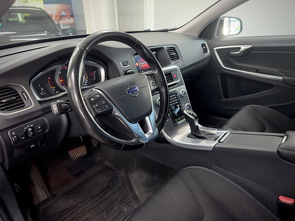 Volvo V60 Cross Country 10 of 20