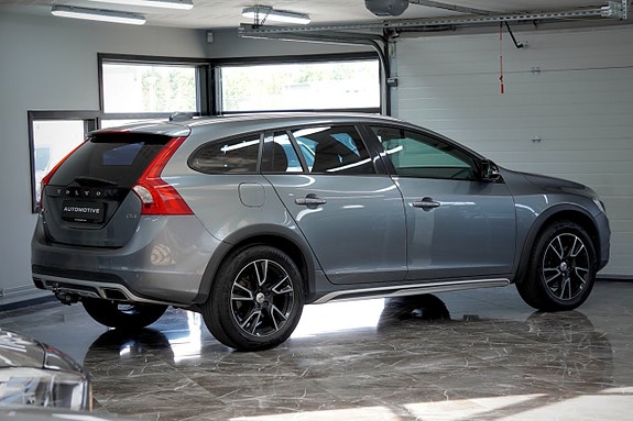 Volvo V60 Cross Country 5 of 5