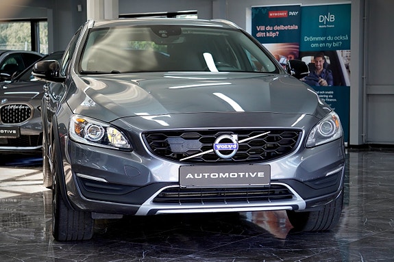 Volvo V60 Cross Country 6 of 20