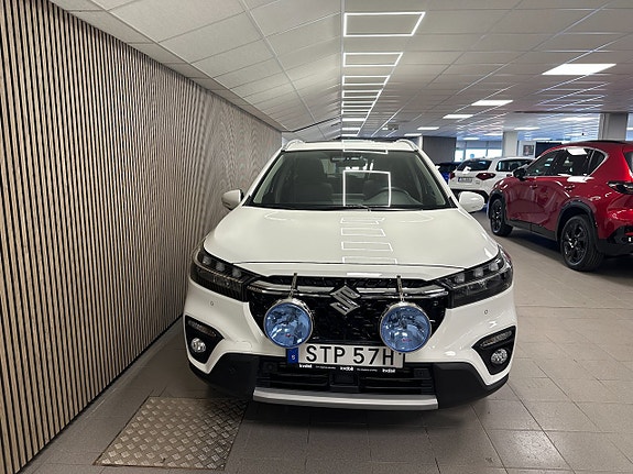 Suzuki S-Cross 2 of 5