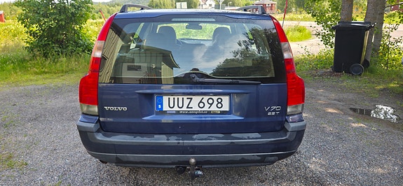 Volvo V70 4 of 5