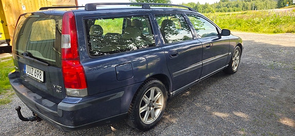 Volvo V70 3 of 5