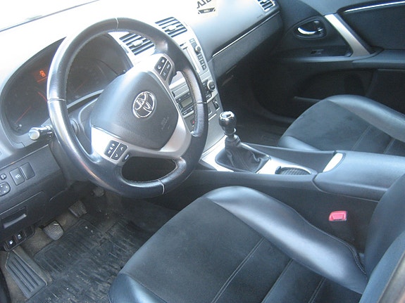 Toyota Avensis 8 of 20