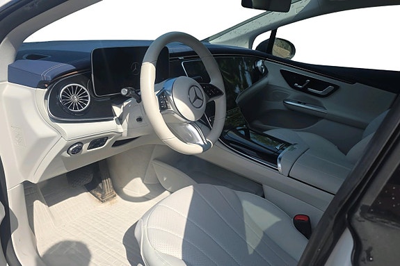 Mercedes-Benz EQE350 7 of 11