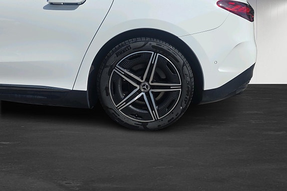 Mercedes-Benz EQE350 5 of 5