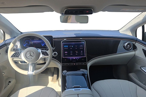 Mercedes-Benz EQE350 6 of 11