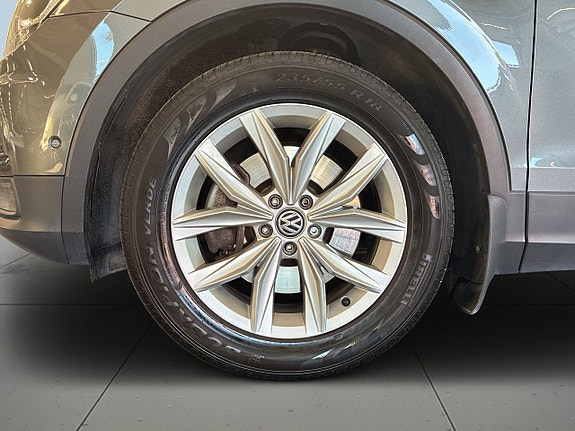 Volkswagen Tiguan 14 of 27