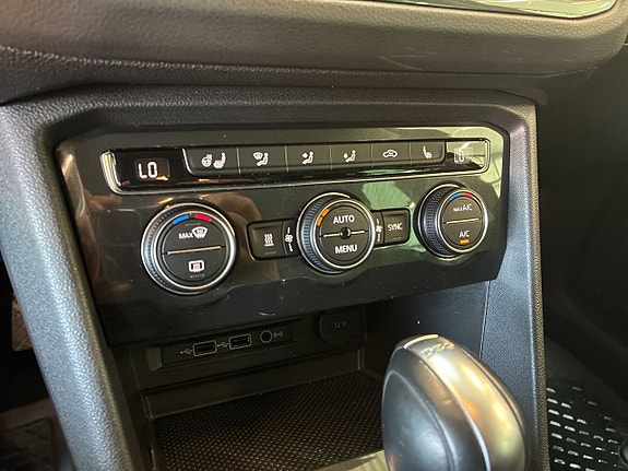 Volkswagen Tiguan 21 of 27