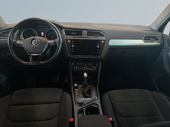 Volkswagen Tiguan 8 of 27