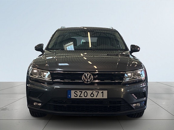 Volkswagen Tiguan 2 of 27