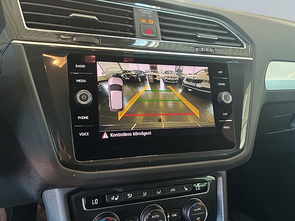 Volkswagen Tiguan 11 of 27