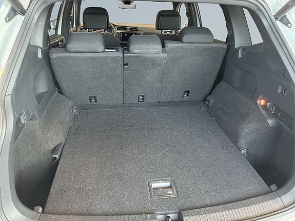 Volkswagen Tiguan 12 of 27