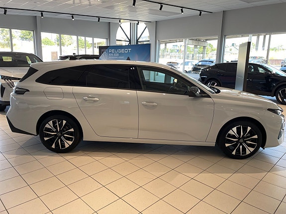 Peugeot 308 SW 4 of 5