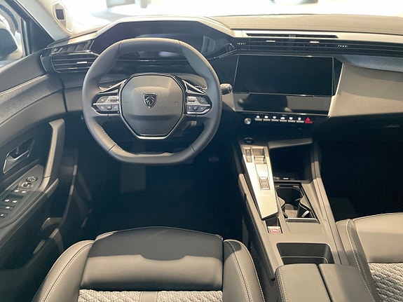 Peugeot 308 SW 13 of 19