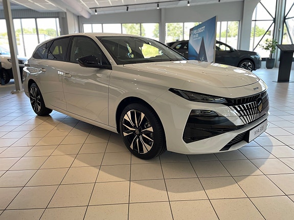 Peugeot 308 SW 3 of 5