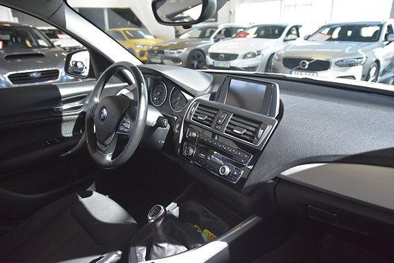 BMW 116d 9 of 14