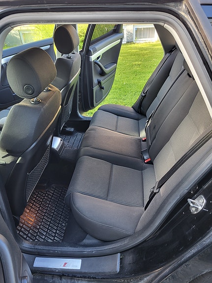 Audi A4 4 of 5