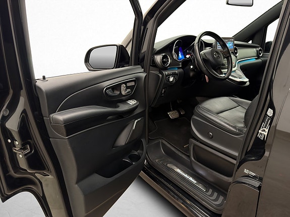 Mercedes-Benz V250 d 15 of 30