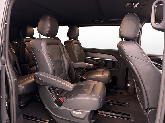 Mercedes-Benz V250 d 28 of 30