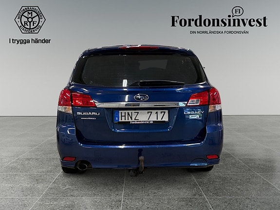 Subaru Legacy 8 of 15