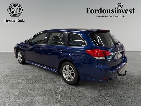 Subaru Legacy 3 of 5