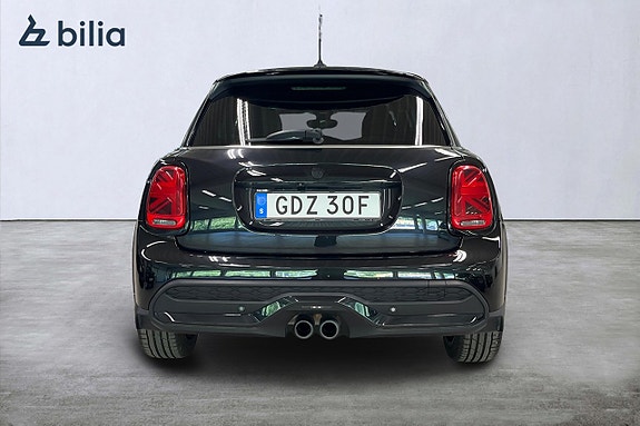 MINI Cooper S 4 of 5