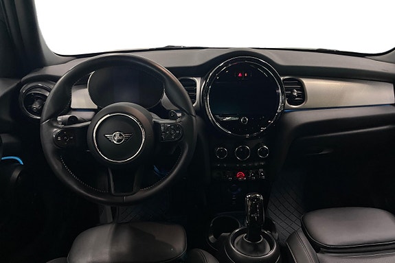 MINI Cooper S 8 of 17
