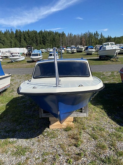 Hardtop båt sommartömning  bud på plats ,  på Laxå outleten 3 of 5