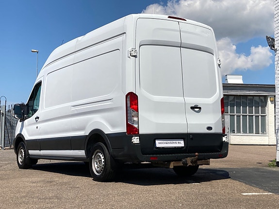 Ford Transit 3 of 5
