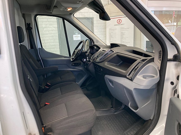 Ford Transit 8 of 22